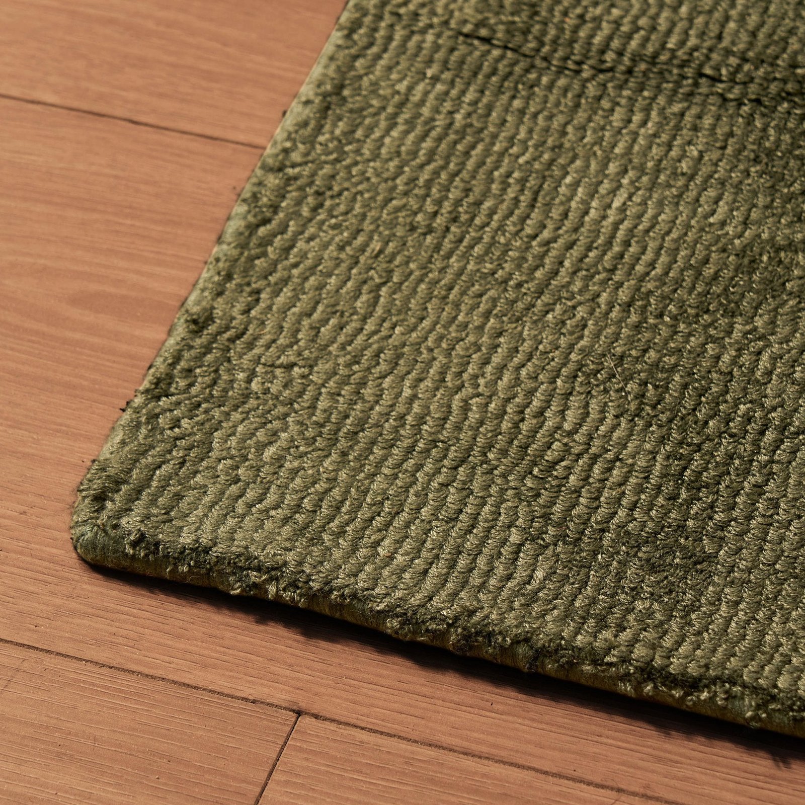 Kayla Plain Viscose Loop Rug - Forest Green